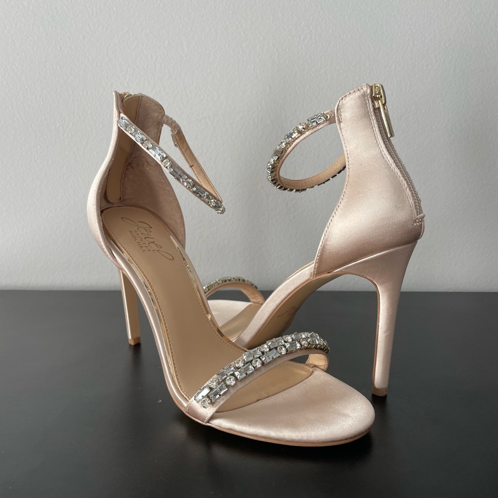 Jewel Badgley Mischka champagne heels NWOT- size 7.5